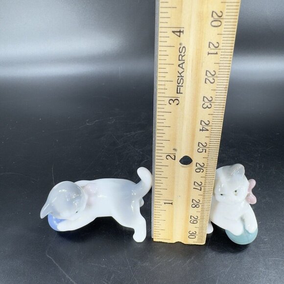 Vintage Pair Metzler Ortloff Kitty Cats Playing Ball Porcelain Figurines Germany - Picture 6 of 16